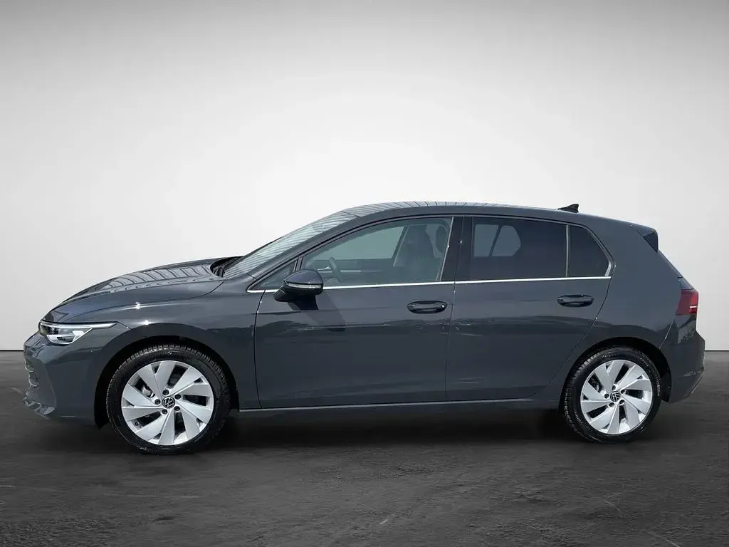 Gebraucht VW Golf VIII Style 150 PS (110 kW) 2025 Grau (uranograu) Limousine