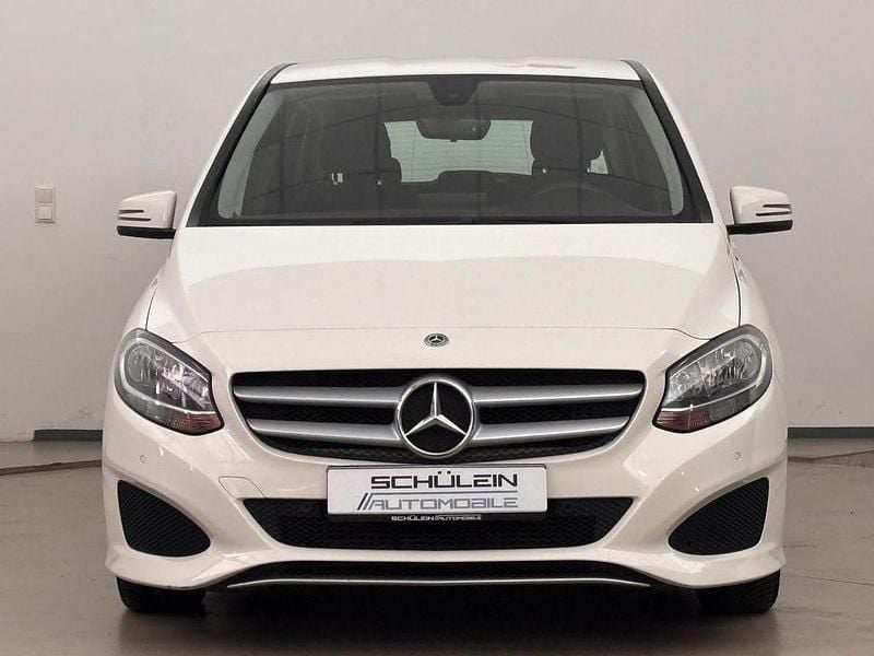 Gebraucht Mercedes B180 122 PS (89 kW) 2018 Weiß Van / Kleinbus