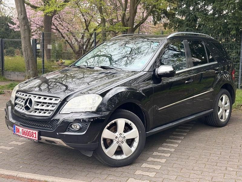 Gebraucht Mercedes ML350 224 PS (164 kW) 2009 Schwarz SUV