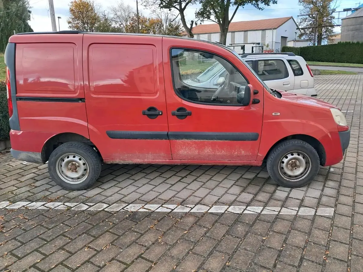Gebraucht Fiat Doblò 75 PS (55 kW) 2006 Rot Van / Kleinbus