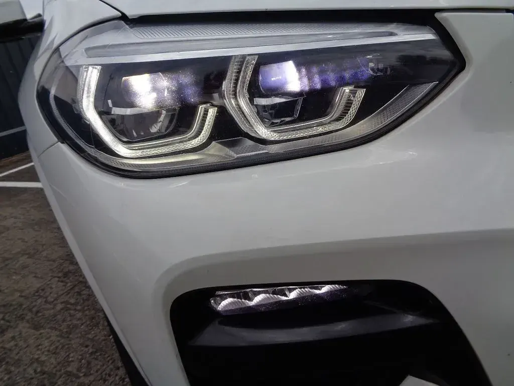 Gebraucht BMW X4 M Sport 190 PS (139 kW) 2021 Weiß SUV