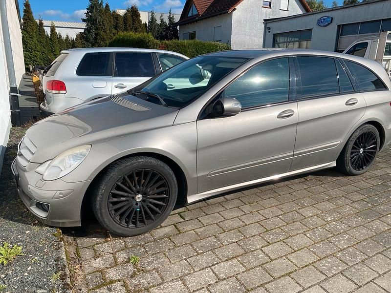 Grau Gebraucht 2006 Mercedes R350 Van / Kleinbus | 1.500 € - Bild 1/4