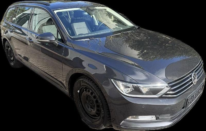 Gebraucht VW Passat Trendline 150 PS (110 kW) 2018 Mangangrau metallic Kombi