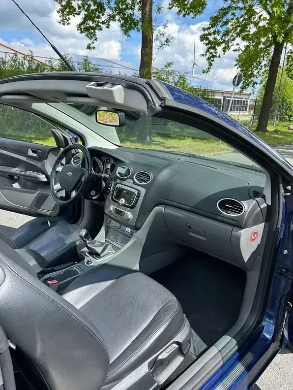 Gebraucht Ford Focus Cabriolet Trend 145 PS (106 kW) 2010 Blau Cabrio
