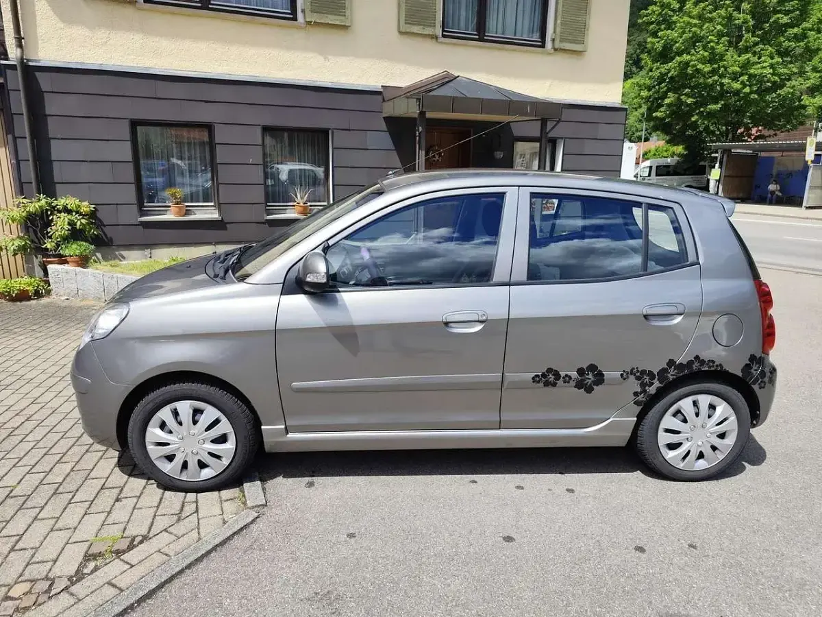 Gebraucht Kia Picanto 65 PS (47 kW) 2008 Titaniumsilber met. Kleinwagen