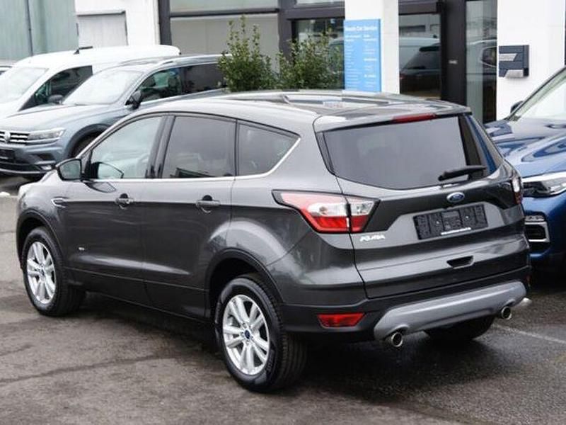 Gebraucht Ford Kuga Titanium 150 PS (110 kW) 2018 Grau SUV