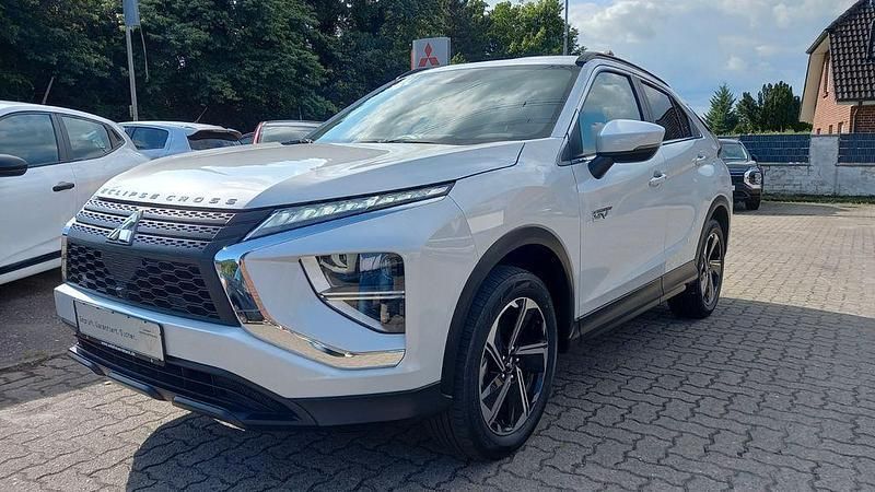 Weiß Gebraucht 2023 Mitsubishi Eclipse Cross Basis SUV | 23.490 € (Guter Preis) - Bild 1/4