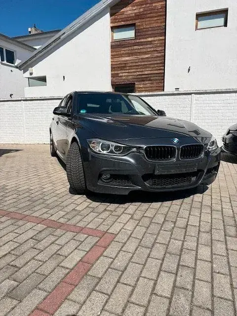 Gebraucht BMW 325 217 PS (159 kW) 2014 Grau Kombi