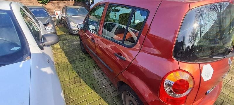Gebraucht Renault Modus 75 PS (55 kW) 2004 Rot Van / Kleinbus