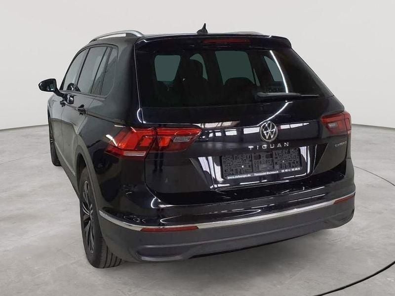 Gebraucht VW Tiguan Active 245 PS (180 kW) 2022 Schwarz SUV