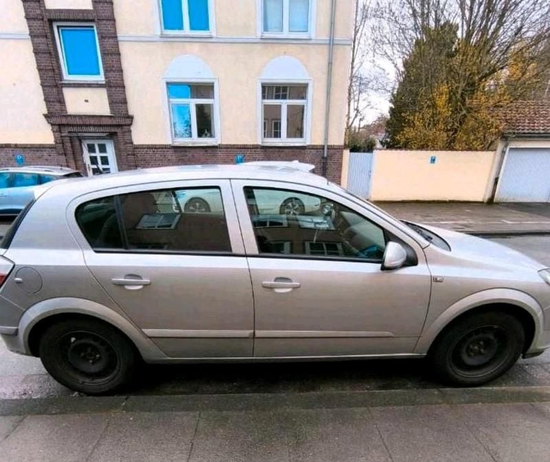 Gebraucht Opel Astra 105 PS (77 kW) 2004 Silber Limousine