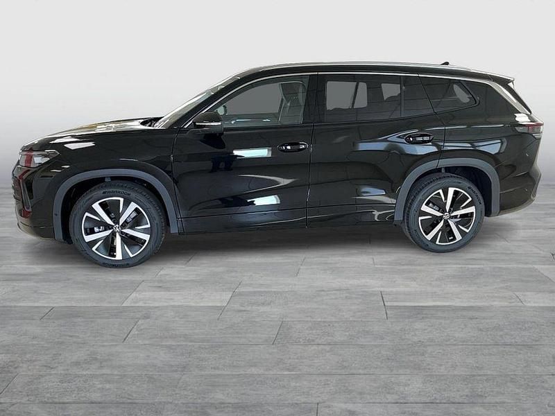 Neu VW Tayron Life 150 PS (110 kW) 2025 Grenadillschwarz, metallic SUV