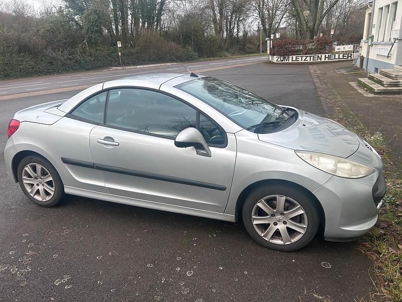 Gebraucht Peugeot 207 CC 120 PS (88 kW) 2008 Silber Cabrio