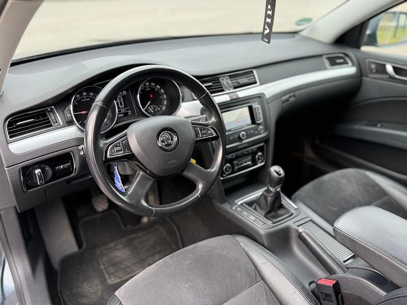 Gebraucht Skoda Superb GreenLine 105 PS (77 kW) 2014 Grau Kombi