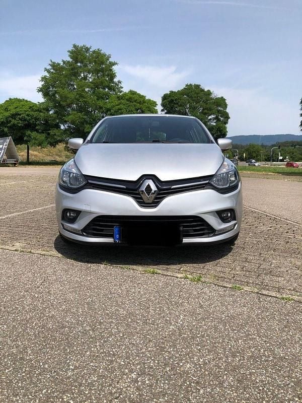 Gebraucht Renault Clio IV Life 75 PS (55 kW) 2018 Silber Kleinwagen