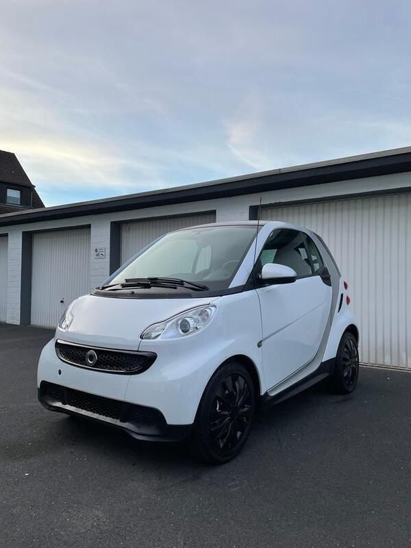 Weiß Gebraucht 2012 Smart ForTwo Coupé Pure Coupé | 5.490 € (Fairer Preis) - Bild 1/4