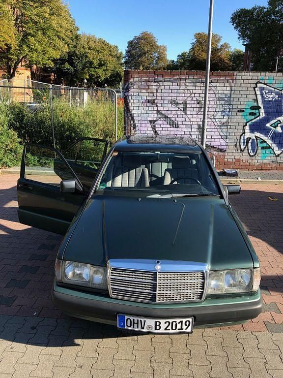 Gebraucht Mercedes 190 132 PS (97 kW) 1990 Limousine