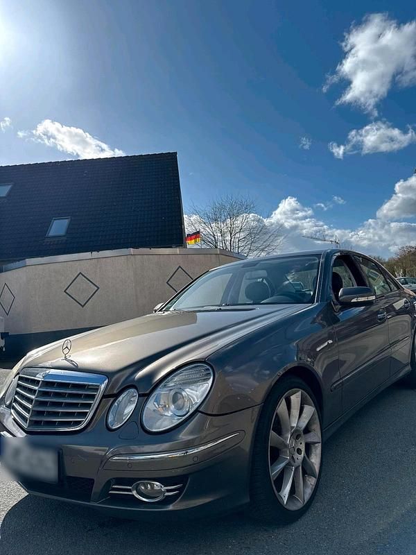 Gebraucht Mercedes E280 190 PS (139 kW) 2006 Grau Limousine