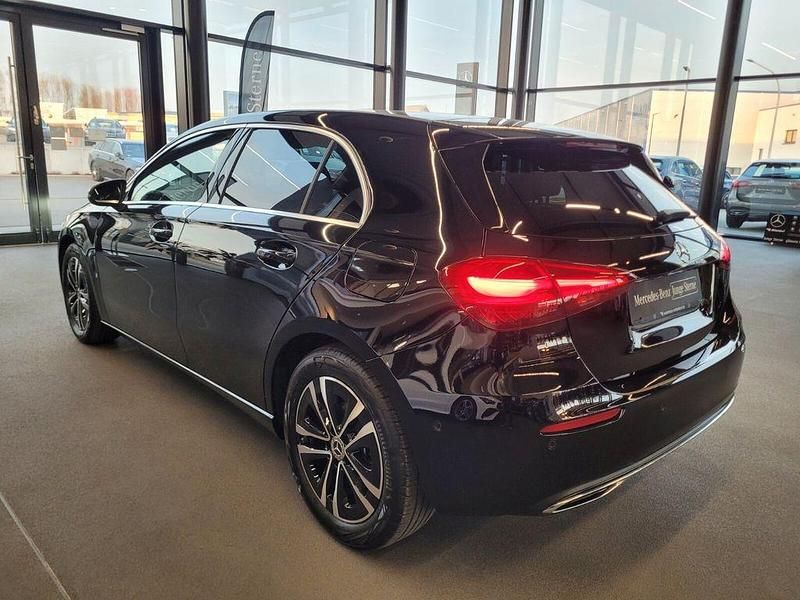 Gebraucht Mercedes A180 Progressive 136 PS (100 kW) 2024 Lack kosmosschwarz Limousine