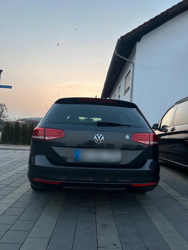 Używany VW Passat 120 KM (88 kW) 2018 Szary Kombi