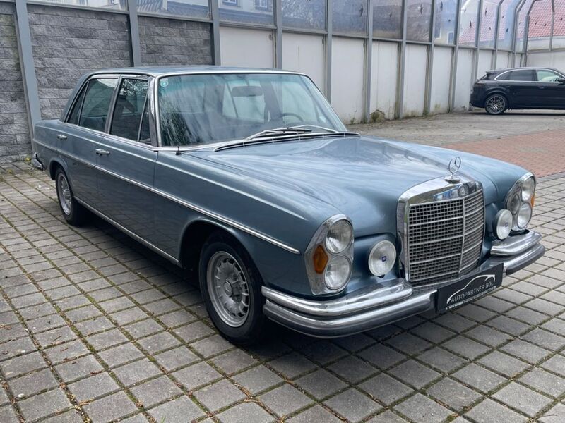 Gebraucht Mercedes 300 200 PS (147 kW) 1972 Blau Limousine