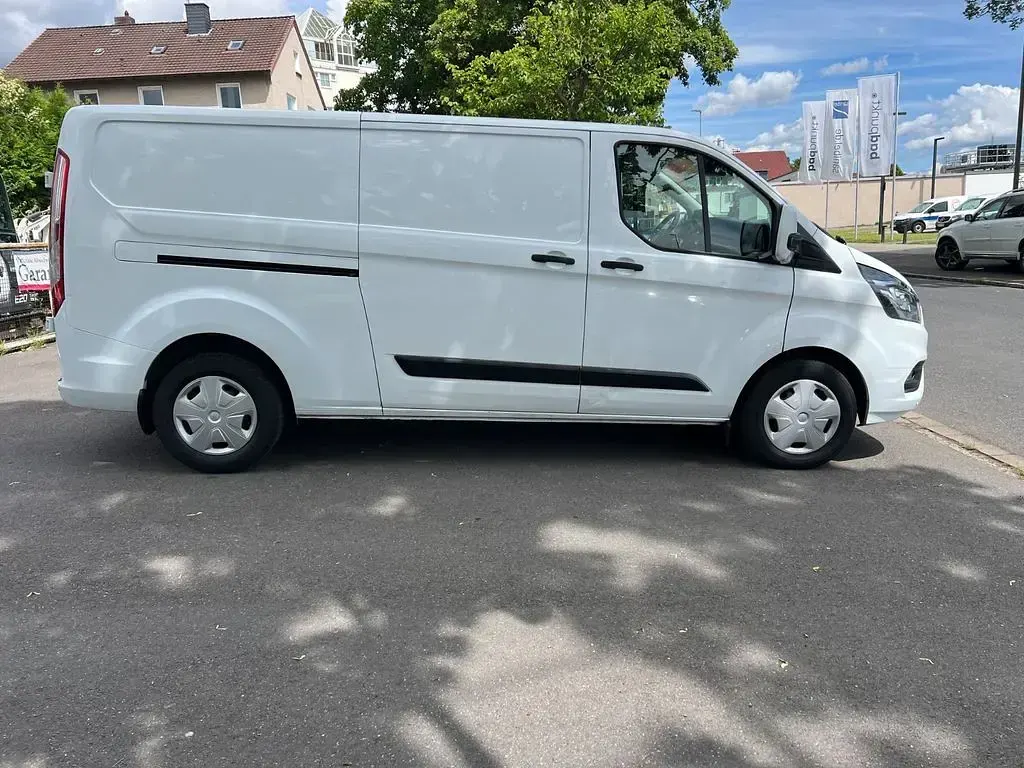 Gebraucht Ford Transit Custom 131 PS (96 kW) 2019 Weiß Van / Kleinbus