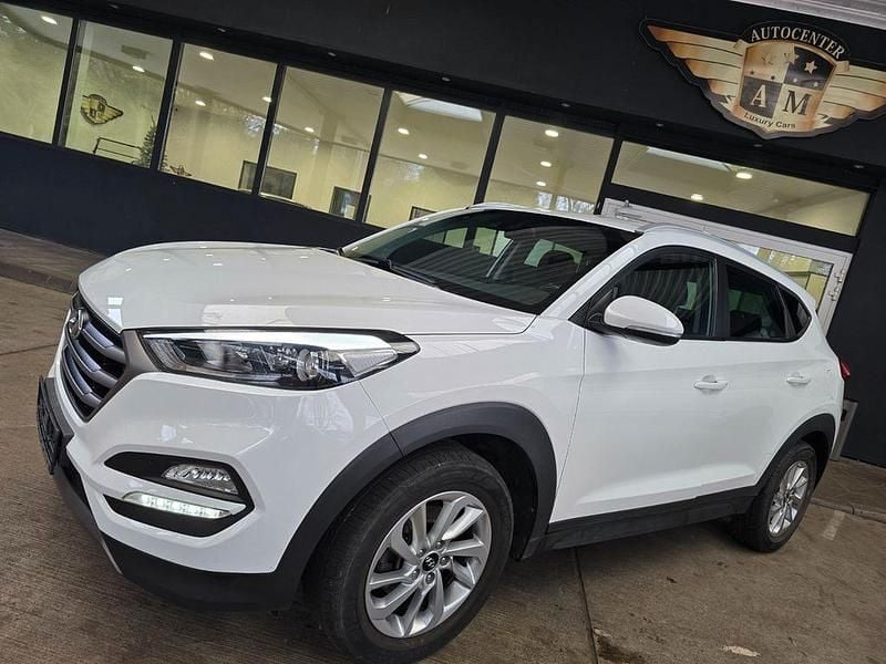 Gebraucht Hyundai Tucson Intro Edition 116 PS (85 kW) 2016 Weiß SUV