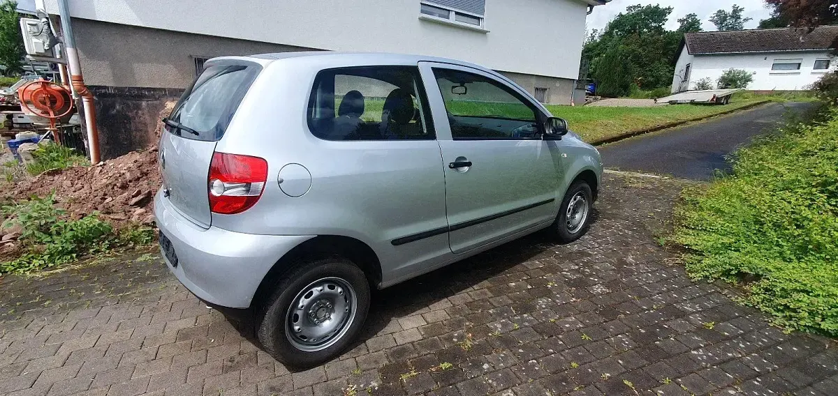 Gebraucht VW Fox 54 PS (39 kW) 2006 Silber Kleinwagen