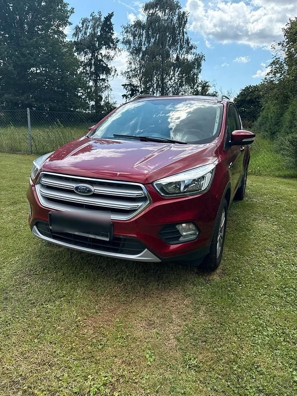 Rot Gebraucht 2019 Ford Kuga Trend SUV | 12.999 € (Superpreis) - Bild 1/4