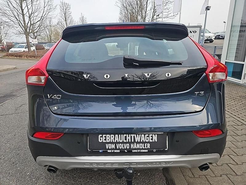 Gebraucht Volvo V40 CC Plus 152 PS (111 kW) 2017 Blau Kombi