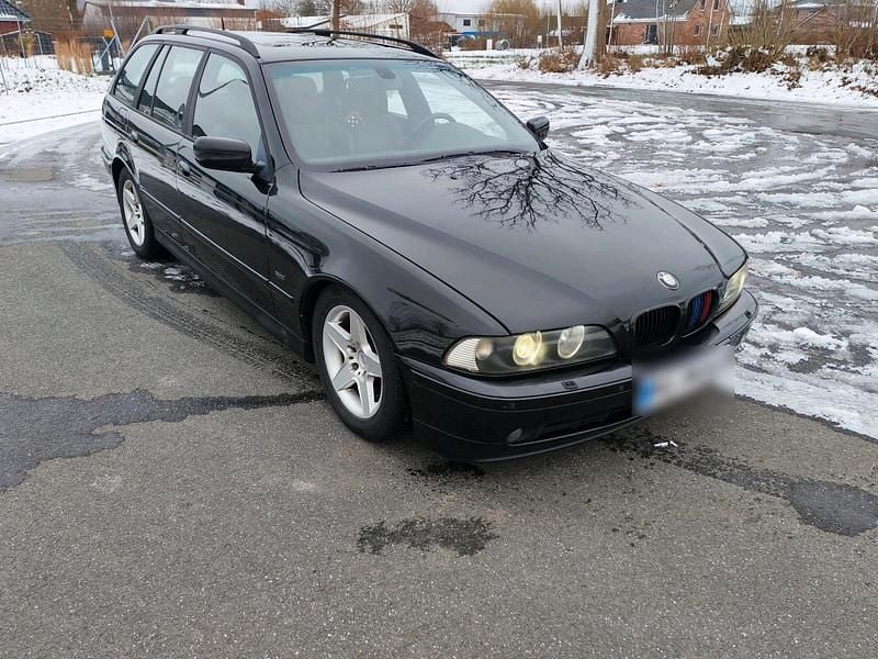 Gebraucht BMW 530 231 PS (169 kW) 2001 Schwarz Kombi