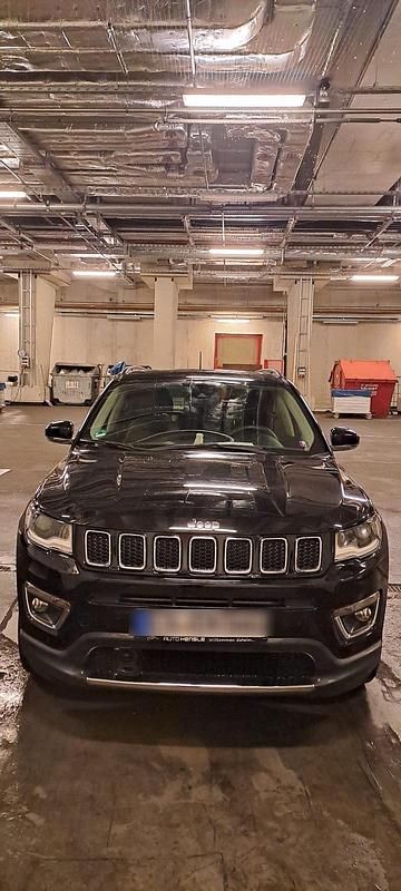Schwarz Gebraucht 2020 Jeep Compass Limited SUV | 22.500 € (Etwas zu teuer) - Bild 1/4