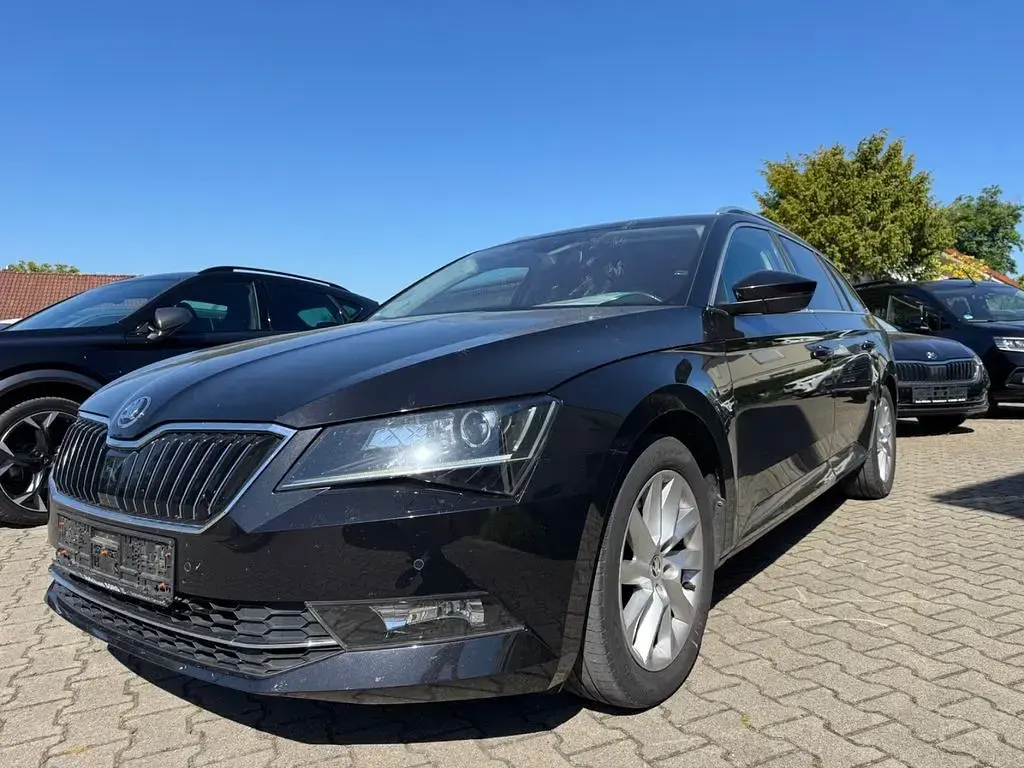 Gebraucht Skoda Superb Style 150 PS (110 kW) 2016 Schwarz Kombi