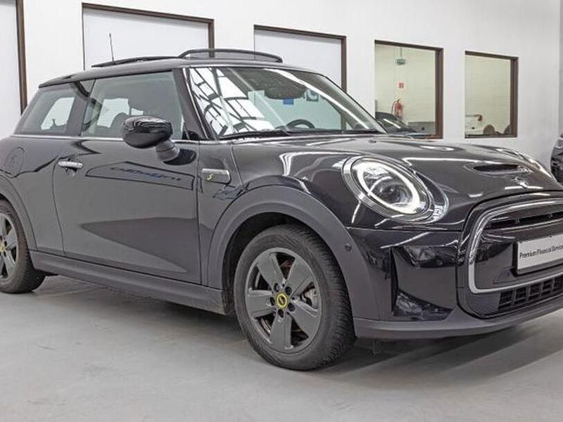 Gebraucht Mini Cooper SE Essential 135 kW (184 PS) 2022 Schwarz Kleinwagen