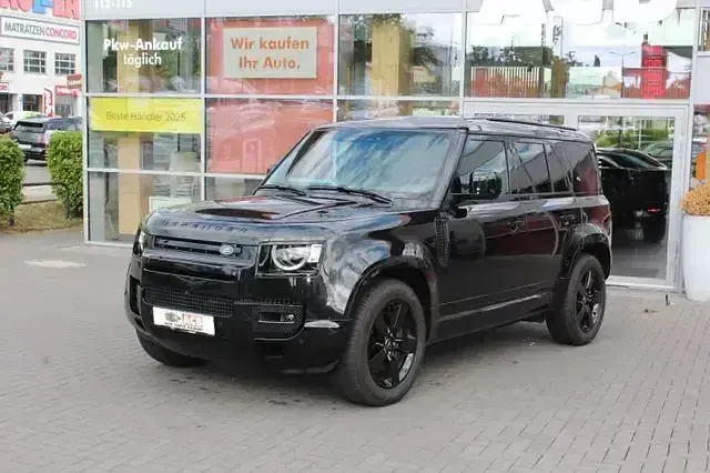 Gebraucht Land Rover Defender HSE 400 PS (294 kW) 2024 Santorini black (metallic) SUV