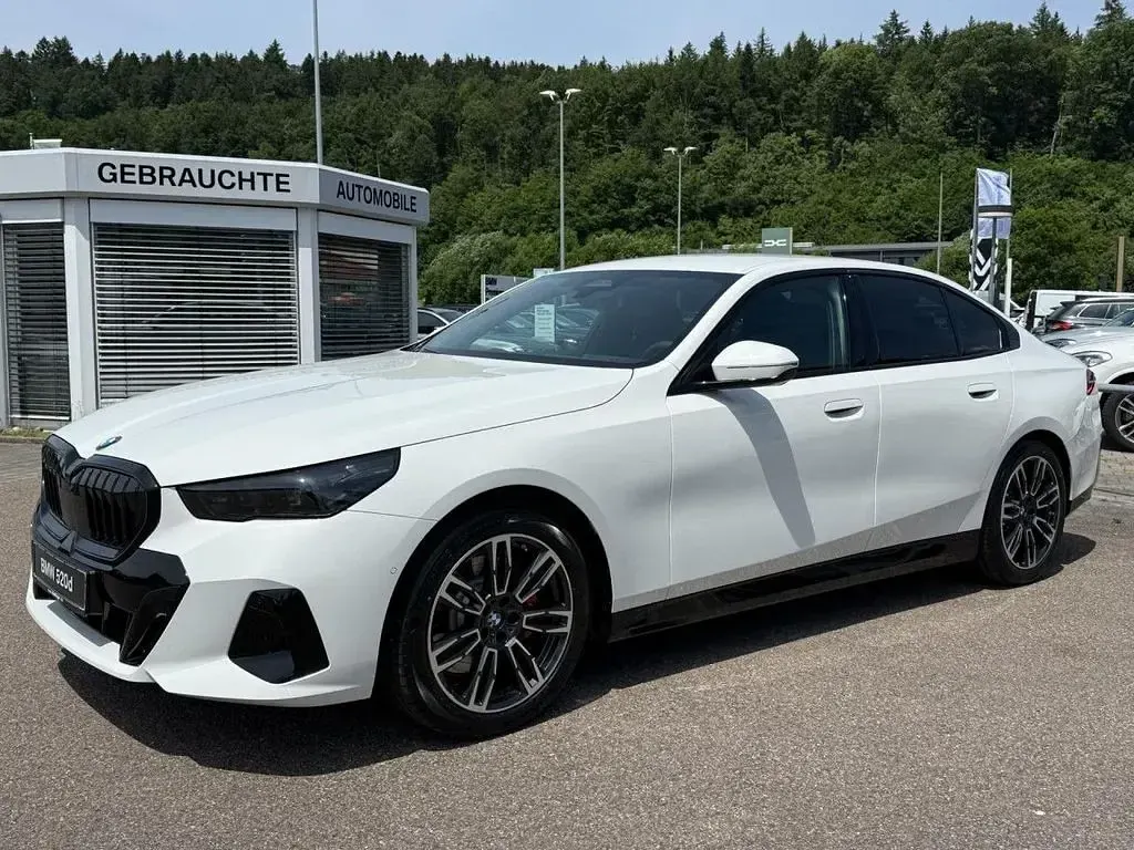 Neu BMW 520 Performance 197 PS (144 kW) 2026 Weiß Limousine