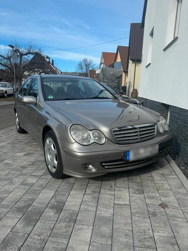 Gold Gebraucht 2005 Mercedes C220 Limousine | 3.300 € (Fairer Preis) - Bild 1/4