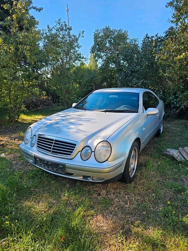 Silber Gebraucht 1998 Mercedes CLK200 Coupé | 2.000 € (Fairer Preis) - Bild 1/4