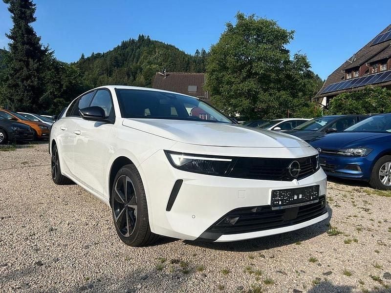 Weiß Neu 2025 Opel Astra Enjoy Kombi | 21.900 € (Superpreis) - Bild 1/4