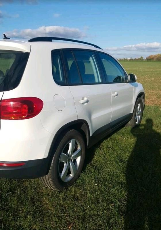 Gebraucht VW Tiguan 122 PS (89 kW) 2012 Weiß SUV