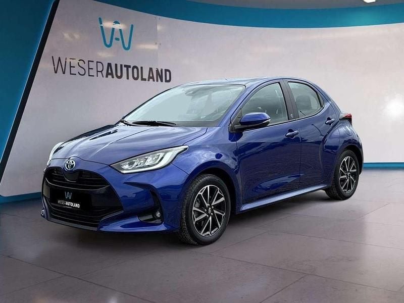 Blau Gebraucht 2022 Toyota Yaris Hybrid Team Limousine | 18.900 € (Guter Preis) - Bild 1/4