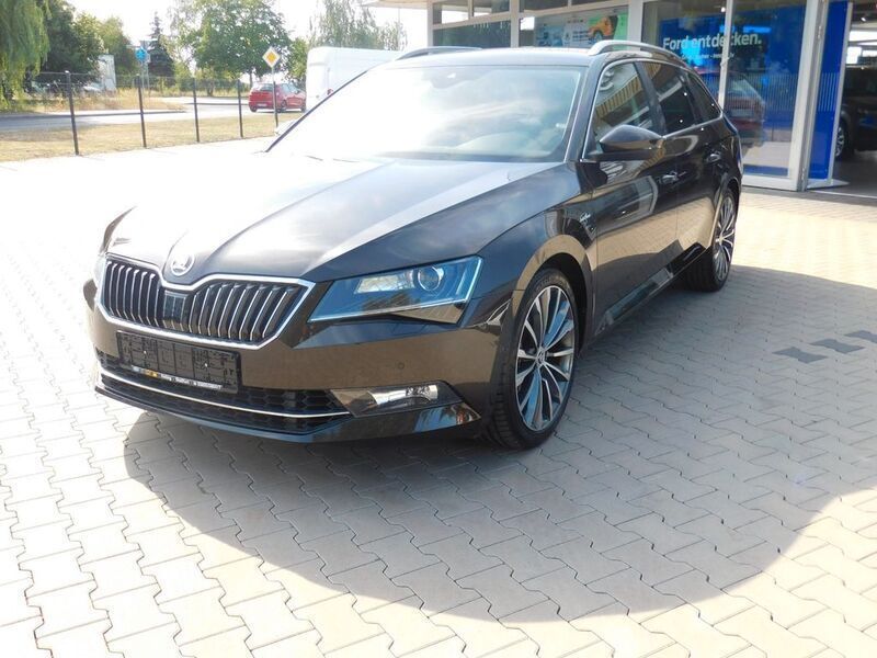 Braun Gebraucht 2016 Skoda Superb LAURIN & KLEMENT Kombi | 24.895 € (Teuer) - Bild 1/4
