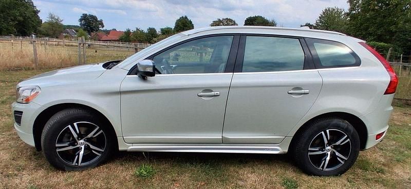 Gebraucht Volvo XC60 R-Design 241 PS (177 kW) 2012 Grau SUV