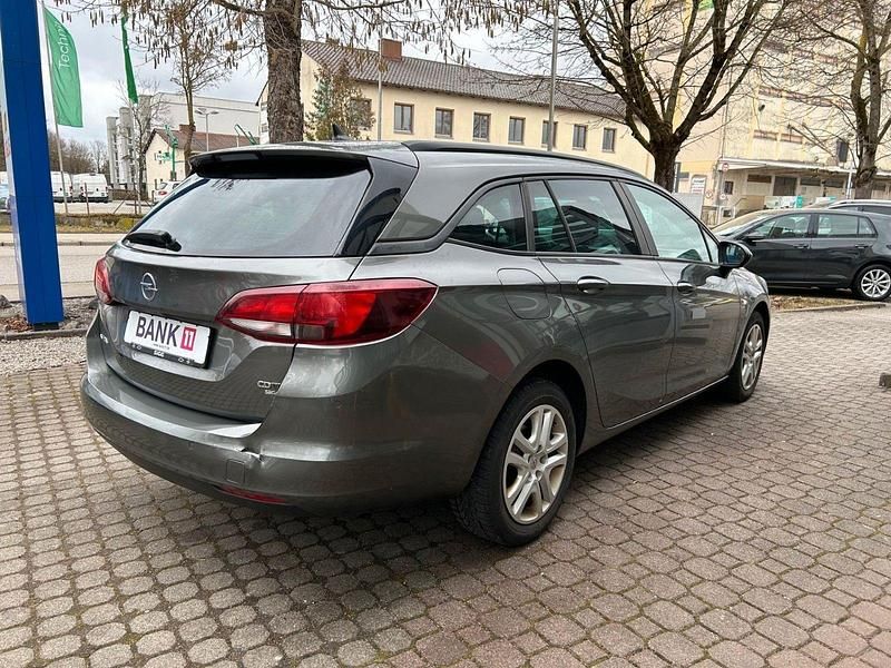 Gebraucht Opel Astra Edition 110 PS (80 kW) 2017 Grau Kombi