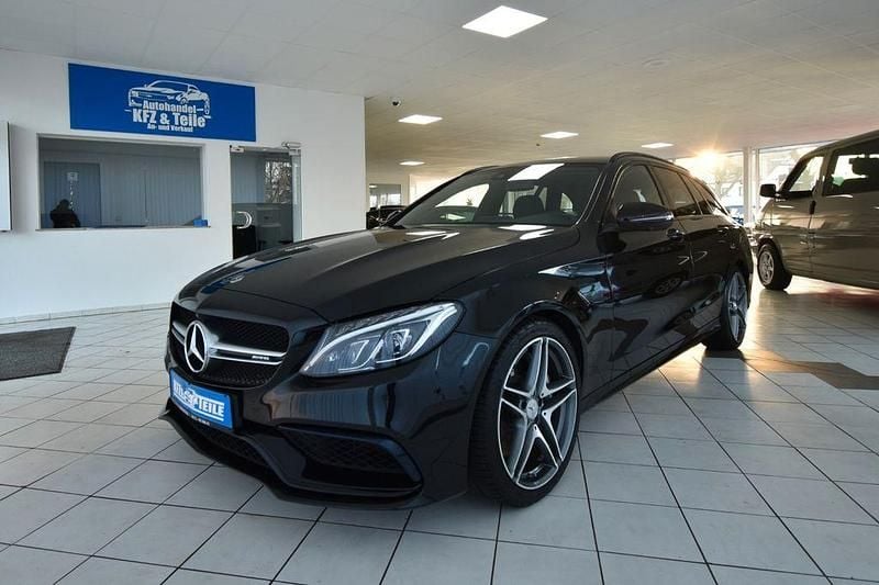 Schwarz Gebraucht 2016 Mercedes C63 AMG AMG Limousine | 36.980 € (Fairer Preis) - Bild 1/4