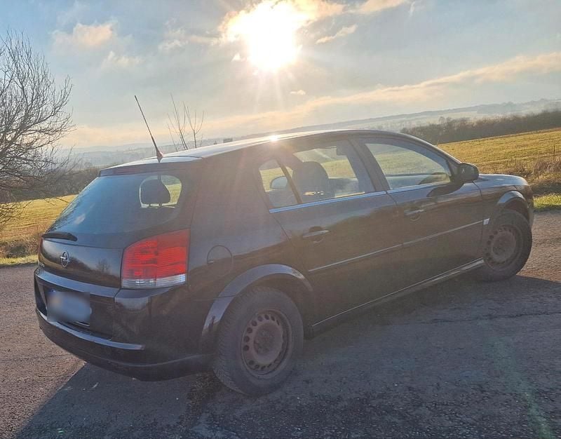 Gebraucht Opel Signum 140 PS (102 kW) 2008 Schwarz Kleinwagen