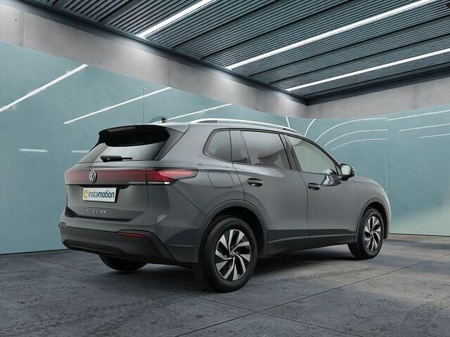 Gebraucht VW Tiguan Design 150 PS (110 kW) 2024 Grau SUV