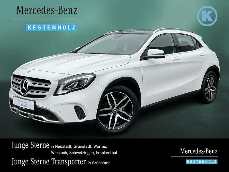 Gebraucht Mercedes GLA250 Urban 211 PS (155 kW) 2019 Unilack polarweiß SUV