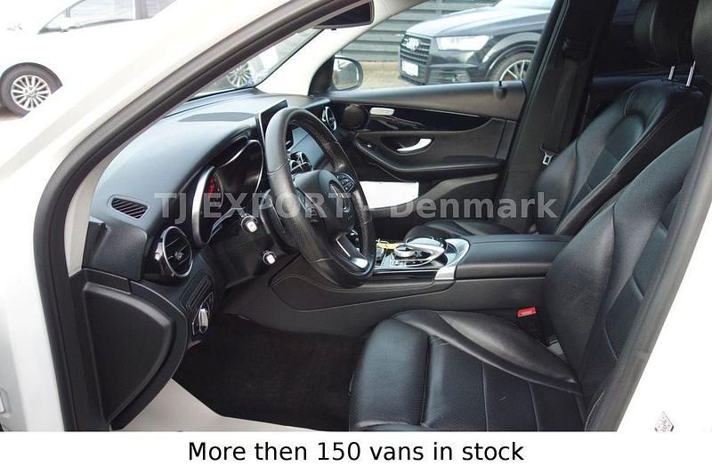 Gebraucht Mercedes GLC350 Sportline 258 PS (189 kW) 2018 Weiß Van / Kleinbus