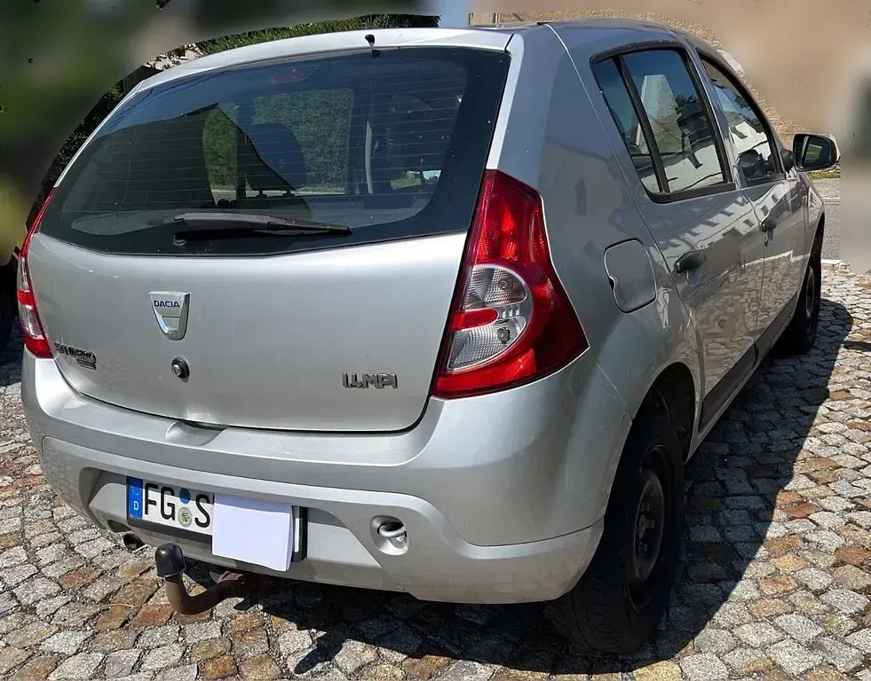 Gebraucht Dacia Sandero 75 PS (55 kW) 2009 Silber Limousine